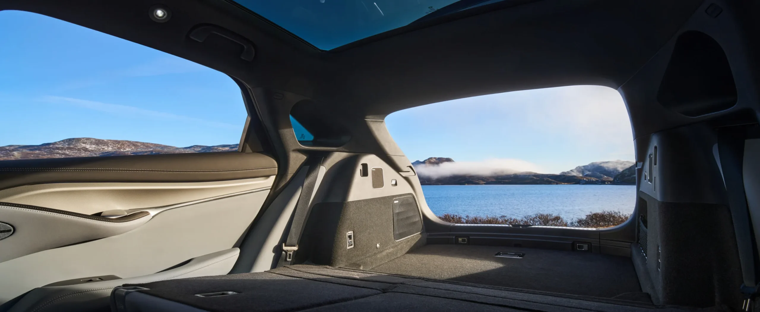BYD-Sealion-7-head-up-display